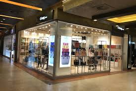 Iulius mall timisoara jetzt 3 bewertungen & 6 bilder beim testsieger holidaycheck entdecken und direkt hotels nahe iulius mall timisoara finden. Primul Magazin Din TimiÈ™oara Al Brandului Italian De GenÈ›i O Bag S A Deschis In Iulius Mall
