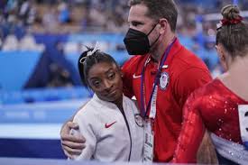 Simone biles suffered an unlikely lapse during her floor routine in qualification at tokyo 2020. Ttkn1sh7j1jgrm