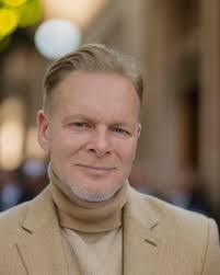 Peter Sacks's Instagram, Twitter & Facebook