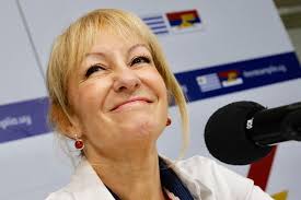 Mujeres del FA saludaron a Cosse “por su valentía” contra “violencia de  género y política”