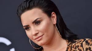 Demi lovato ретвитнул(а) sam fischer. Demi Lovato In Los Angeles Hospital For Suspected Overdose Bbc News