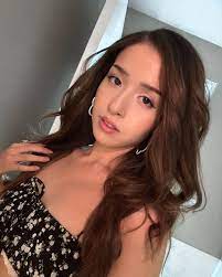 Pokimane - Free pics, galleries & more at Babepedia