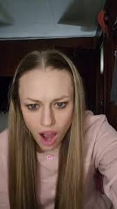 Lindsay Downing's Instagram, Twitter & Facebook