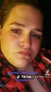 Anna Burdette's Instagram, Twitter & Facebook