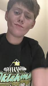 Levi Hall the bommer (@levi.hall.the.bom)