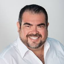 Oliver Cardona's Instagram, Twitter & Facebook