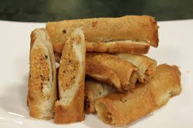 Isi tarha saray rolls ko fill karke deep fry karain chutney aur sauce ke sath serve karain. Roll Recipes In Urdu English Easy Cooking Recipes