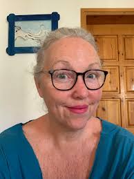 Genuine question… it's wonderful to see so many of us sharing about our  heart-full offerings, with such an incredible variety of soul gifts,  trainings, retreats and so on. 🙋‍♀️I'm really curious to