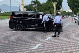 Sidang dewan undangan negeri perak penggal pertama nizar khianati pas atau pas tipu rakyat selama ini? Pemimpin Ph Orang Besar Perak Tiba Di Istana Kinta Astro Awani