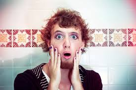 В Сети набирают популярность фото мужчин с накрашенными ногтями