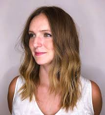 Light and airy layers by haircutter Renee Benedict @district_hair ⭐️Booking  tip- Renee moved to KC from DC and joined our team about a month ago. She  works Tuesday and Thursday evenings, Monday's,