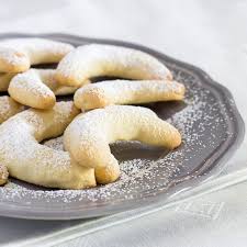Five winners were selected at random out of the 600 entries, with each receiving a dozen of assorted slovak christmas cookies. Vanillekipferl Vanilla Crescent Cookies 12 Tomatoes