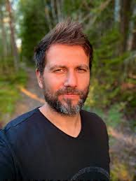 Rovin may be an ancient Nordic Viking breed, but this little guy just  turned 3 ❤️❤️❤️ We absolutely love this lump of muscle 😅🐺