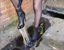 She takes off both of her shoes, and she stepped on the glue again with her bare feet, but she couldn't get out of her feet getting stuck on . Boots In Glue Group Vkontakte