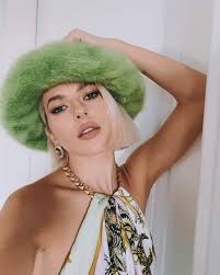 Lidia buble, mesaj inedit pentru noul iubit. Lidia Buble S A AfiÈ™at Cu Noul Iubit Cum È™i A Pus Fosta Lui RÄƒzvan Simion Fanii Pe Jar Foto Spynews Ro
