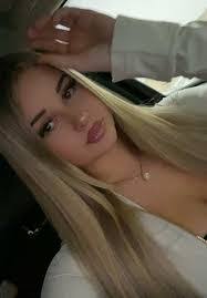 Rachel Karp's Instagram, Twitter & Facebook