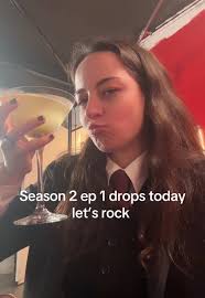 I’ve had this in my drafts for months. @Cosmopolitan blind date is so back  🍸