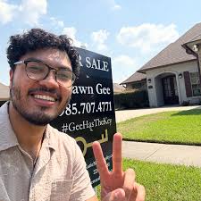 I talk with my hands alot 🙂 Had an absolute blast this morning holding  another first time home buyer seminar at @counterspacebakery ❤️ Huge thank  you to everyone who came!! Special thanks
