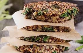 Para quien quiera tener a mano un buen recetario al que recurrir cuando tenga que hacer una comida o cena sencilla y resultona, hemos preparado un recopilatorio con 50 recetas de cocina casera fáciles. 3 Recetas De Cocina Saludable Para Volver A La Normalidad