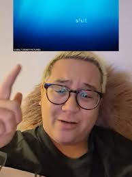 Robbie Hanna's Instagram, Twitter & Facebook