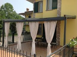 Nella stagione calda chi ha un giardino, un terrazzo o un portico può. Tende Laterali Per Gazebo E Pergolati Tende Per Terrazza Tende Da Balcone Tende Da Gazebo