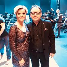 Zbigniew zamachowski zadebiutował w 1981 roku w wielkiej majówce w reżyserii krzysztofa rogulskiego. Zbigniew Zamachowski Ojciec6 Lelum Pl