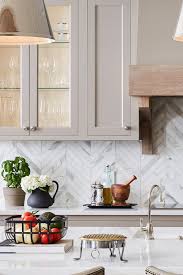 31 Luxury Calacatta Gold Marble Backsplash Countertop Ideas In 2020 Tile Countertops Kitchen Kitchen Backsplash Designs Marble Countertops Kitchen