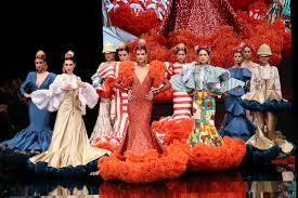 Tras ganar premios como ande (asociación de nuevos y jóvenes diseñadores españoles) en 2014, novias. Jose Raposo Buzon Susurros Noveles Simof 2017 Moda Flamenca Flamenco Moda