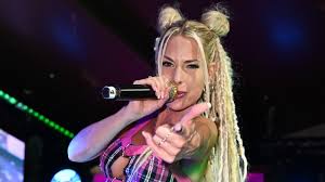 Rfootworship had been wanting to see Kitty since the