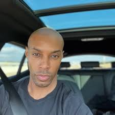 Vinod (@TheAwenger7)