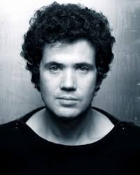 Il 1986 MANGO è in gara al 36° Festival di Sanremo e per la prima volta tra  i big con il brano "Lei verrà" che gli portò moltissima fortuna e con altre