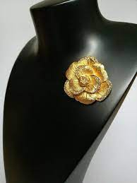 Dior Christian Dior Vintage Gold Tone Camellia Flower Brooch Etsy Christian Dior Vintage Vintage Gold Gold Tones