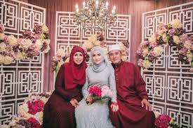 Janganlah anggap semua perempuan berpakaian lelaki / tomboi sebagai bernafsu songsang. Takdir Terindah Hairul Azreen Hanis Zalikha Akhirnya Disatukan