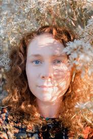 About — Renee Yates