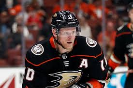 Corey Perry made the most of his time off the ice while Stars debut nears