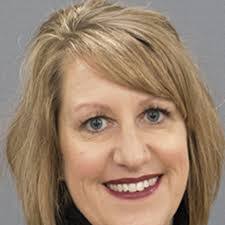 Kristin Lynam's Instagram, Twitter & Facebook