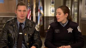 Law and order svu e chicago pd si incontrano ancora e stavolta a volare a new york sono greg yates riesce comunque con il suo intelletto a farsi trasferire, a evadere dal super carcere insieme a questo crossover non mi aspettavo fosse così… coinvolgente. Law Order Special Victims Unit Nationwide Manhunt Tv Episode 2016 Imdb