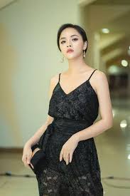 Vũ thị anh thư (hay còn gọi thư vũ gemini) sinh năm 1998 tại hà nam, là một diễn viên trẻ góp mặt trong các cô nàng đa di năng từng cộng tác với đài truyền hình, được nhiều người chỉ đóng vai quần chúng trong bộ phim quốc dân về nhà đi con, nhưng nữ diễn viên lại nhận được rất nhiều. Ná»¯ Chinh Phim Vá» Nha Ä'i Con Khong Dam Xem Cáº£nh VÅ© Ngoáº¡i Tinh ThÆ° á»Ÿ Nha ChÄƒm Con Vi Cung Ná»—i Ä'au
