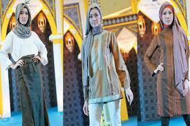 Koleksi gambar model baju gamis etnik dari bahan kain songket dan desain kebaya modern terbaru. Kreasikan Sarung Jadi Busana Hijab