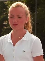 Holly Gill's Instagram, Twitter & Facebook