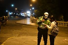 La ciudad de lima, la provincia constitucional del callao y demás regiones que figuran en el nivel extremo de alerta sanitaria, seguirán por 14 días más bajo cuarentena, según anunció violeta bermúdez, presidenta del consejo de ministros. Arequipa Camana Caylloma E Islay Saldran De La Cuarentena El Buho