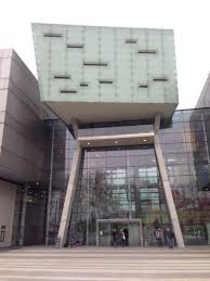 ザルツブルク 大学