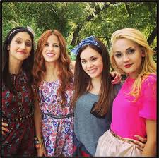 Girls Violetta Atrizes Melhores Amigas Para Sempre Inspiracoes De Roupa