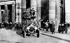 Huerta dimite como presidente y huye hacia europa en un barco alemán. Revolucion De Noviembre Wikipedia La Enciclopedia Libre