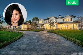 See more ideas about kylie jenner house, jenner house, kylie jenner. A New House For Kylie Jenner In Hidden Hills Ca Celebrity Trulia Blog