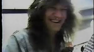 HELP FINDING THIS RIFF (Eddie backstage with 3 way Strat) : r/vanhalen