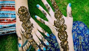 Untuk bisa menjalankan fungsinya dengan baik, tempat pensil dihadirkan dalam beragam bahan pembuatan. 35 Gambar Henna Tangan Kaki Pengantin Motif Corak Model Simple