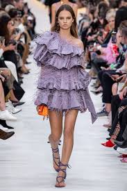 Pin By Anna Stasiav On Summer Ruffles Fashion Ruffles Fashion Runway Fashion