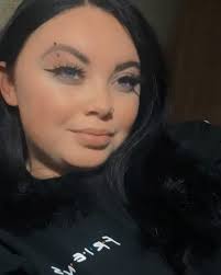 If pain is beauty…I’m a pretty bitch 🖤