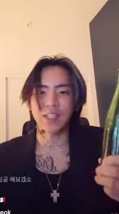 How Ian just explain the difference between the general light stick and the  limited one 🤣😭🤣😭 @dprian , #dpr #dprian #christianyu #christianyuedit  #dreamlight #dreamperfectregime